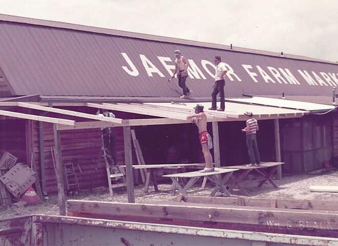 Image of the building of the Alto Jaemor Farm Market