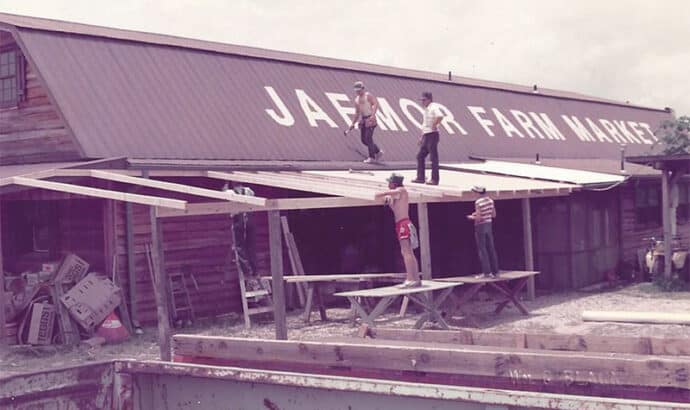 Image of the building of the Alto Jaemor Farm Market