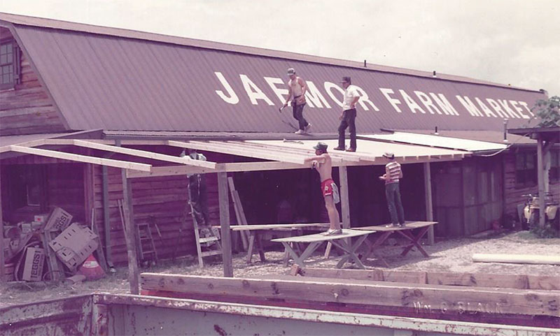 Image of the building of the Alto Jaemor Farm Market