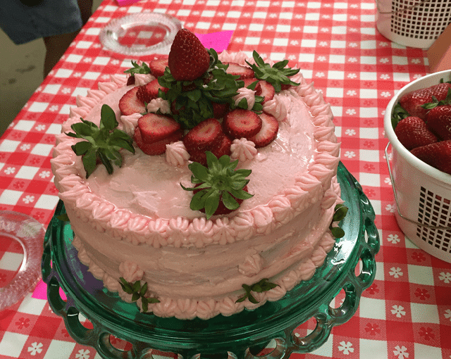 cook off at Jaemor Farms Image of a strawberry cake