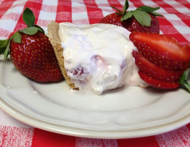 Strawberry million dollar pie