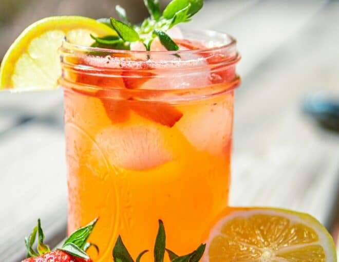 mimi's strawberry lemonade