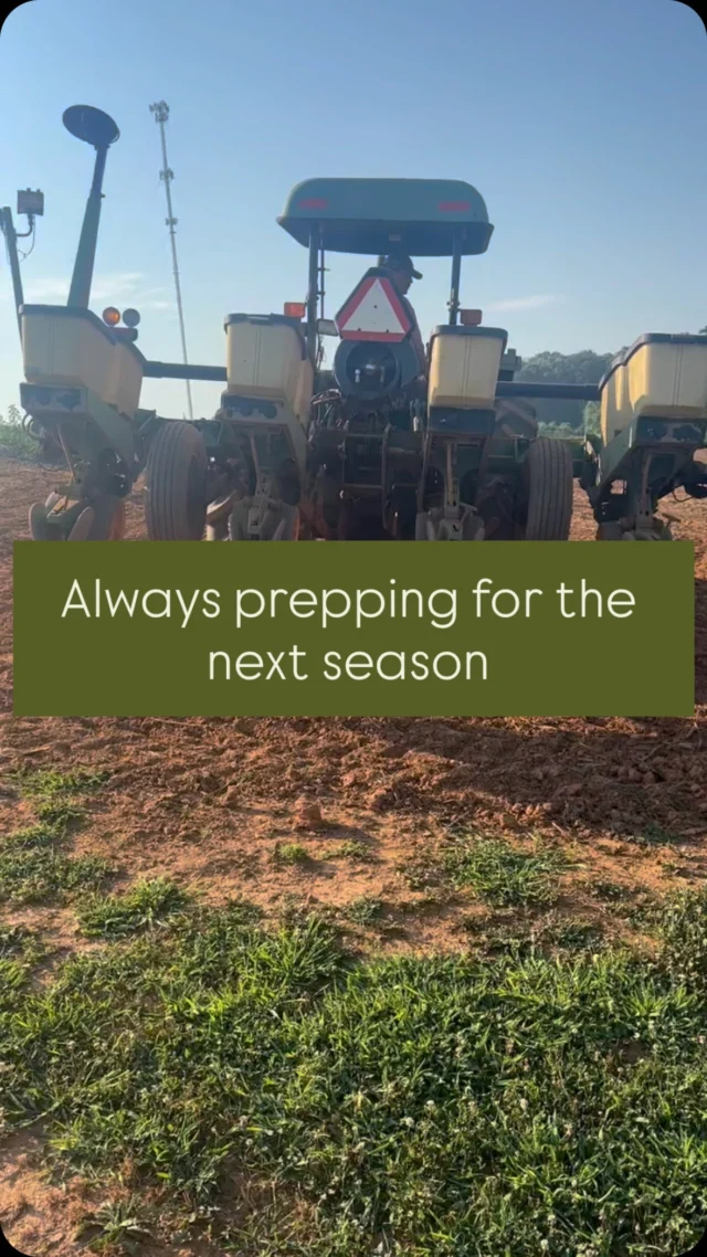 Anyone else dreaming of cooler days already? ✋🏼 Around the farm, our team is always preparing for the next season…. This week, the crew planted our 20th annual corn maze! We can’t wait to host your family this fall 🎃🚜🌽 Who’s making plans to visit us next season?